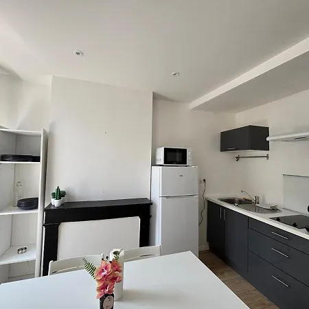 Break T2 Apartment